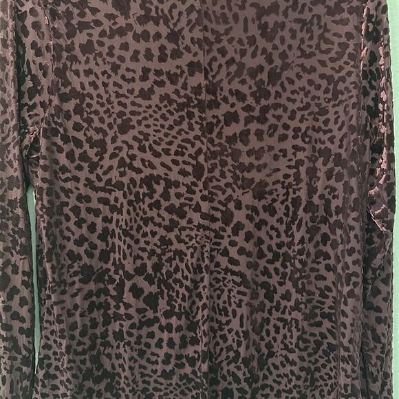 Simply Vera VeraWang Women's Top Burgundy Velvet Leopard Print Long Sleeve Sz L - Picture 7 of 13